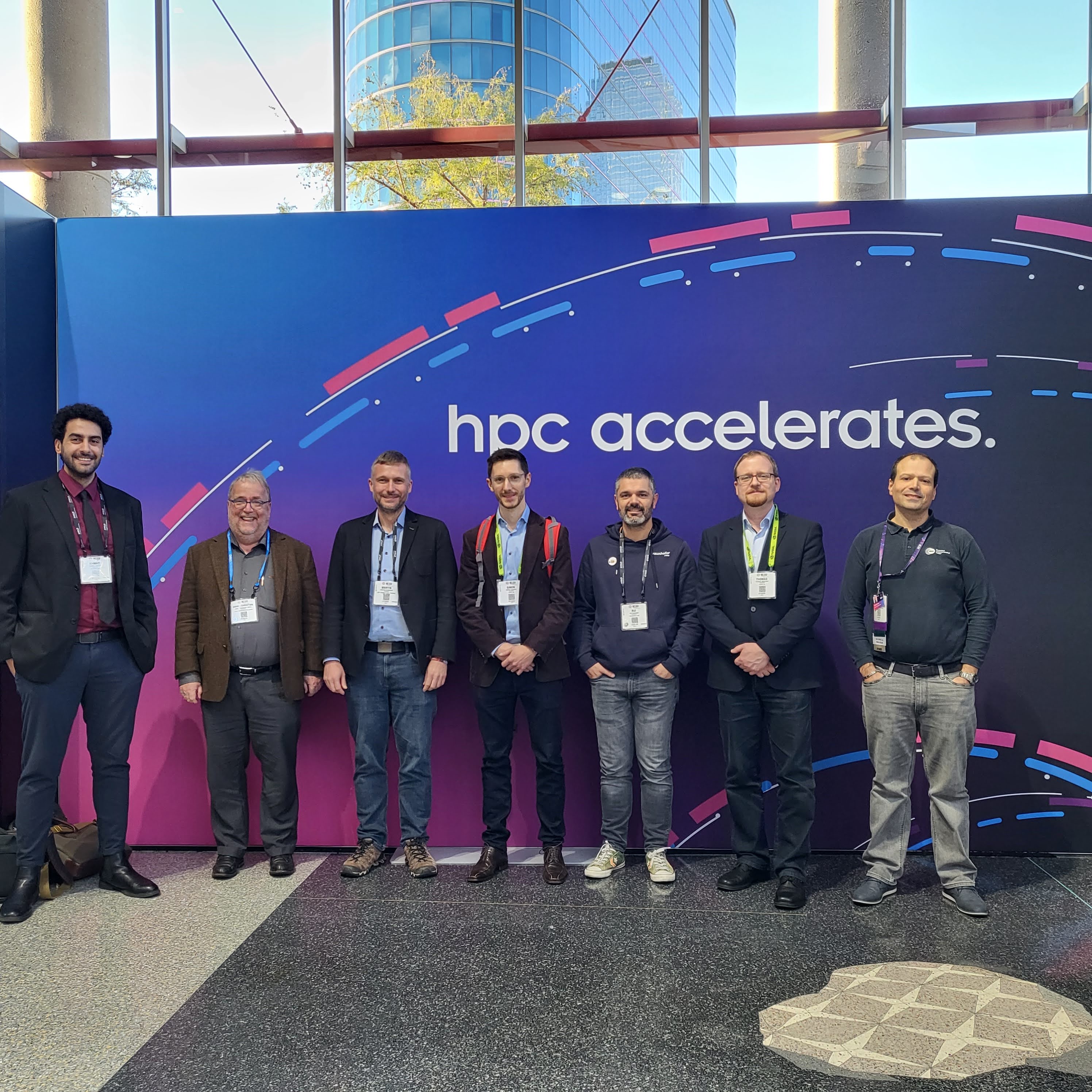 DynResHPC group picture at SC22